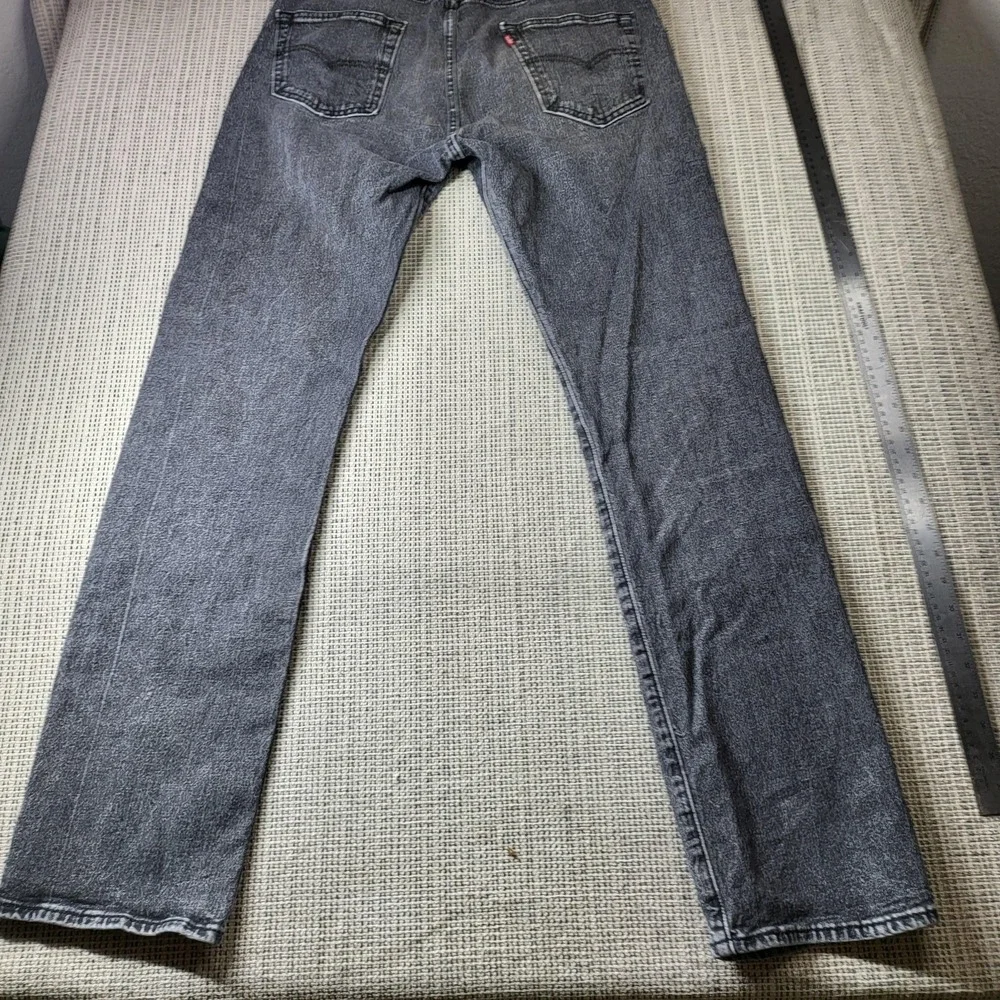 Levis 501 Jeans Mens 33x34 Gray Medium Wash Button Fly Straight Denim Pants